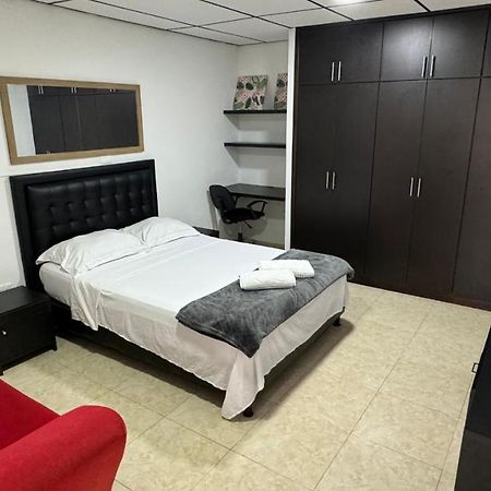 Апартаменты Acogedor Apartaestudio Ubicado En La Zona Rosa De Перейра Экстерьер фото